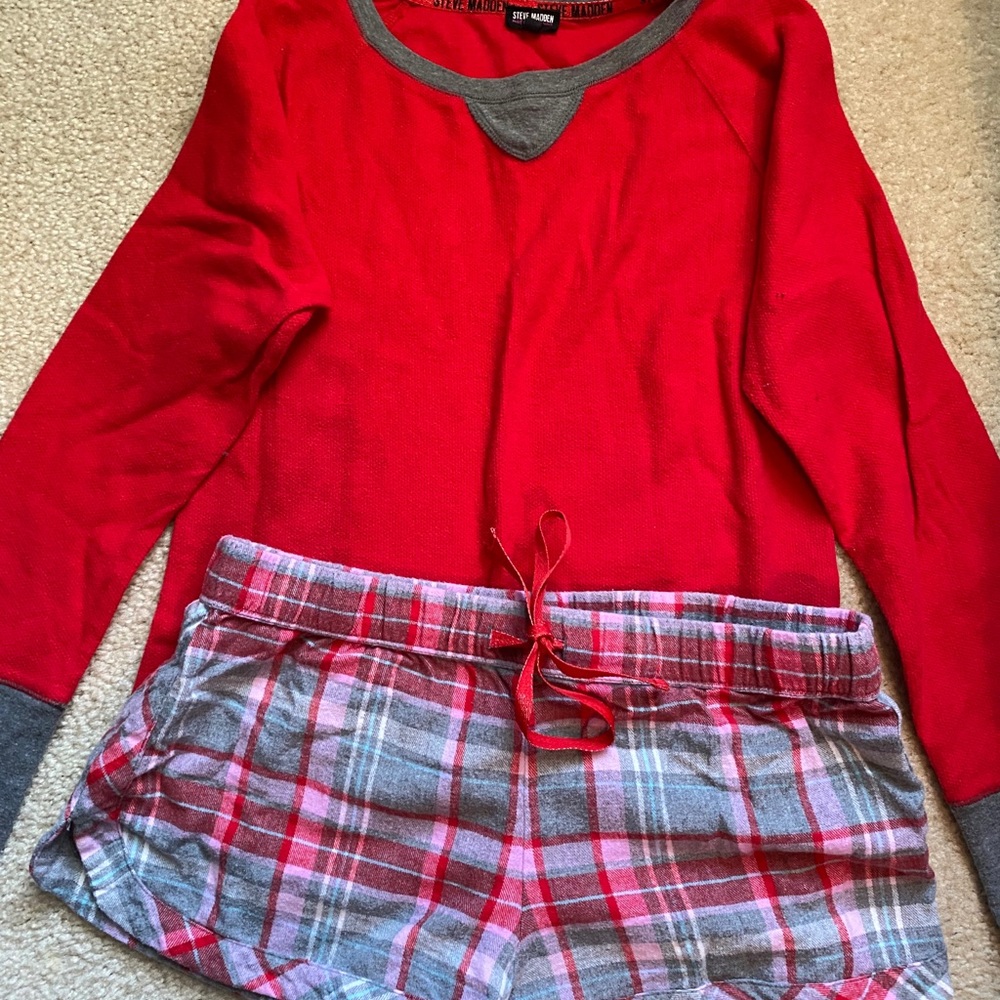 Steve Madden Red & Gray Pajama Short Set, Large